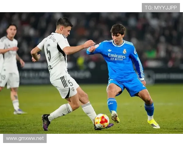 皇马中锋短缺问题加剧，对争冠形势产生影响