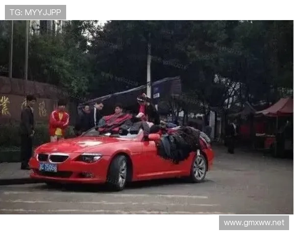 陆光祖居然开豪车去训练场？这普通人想象不到的生活差距啊！