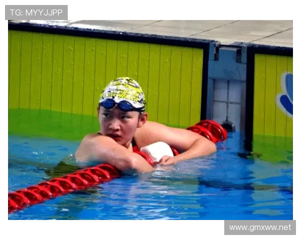 李冰洁退赛那天，谁注意她连咖啡都没碰？